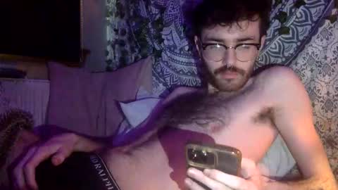 Snapshot of uhhstephen chatting on 11/15/25, 01:18 uhhstephen online show from 11/15/25, 01:18