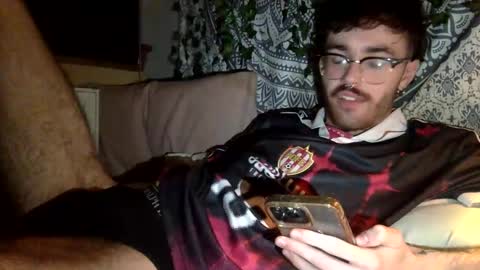 Snapshot of uhhstephen chatting on 12/16/25, 04:56 uhhstephen online show from 12/16/25, 04:56