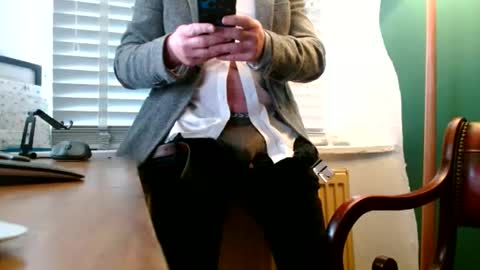 ukclive online show from 10/10/25, 10:14