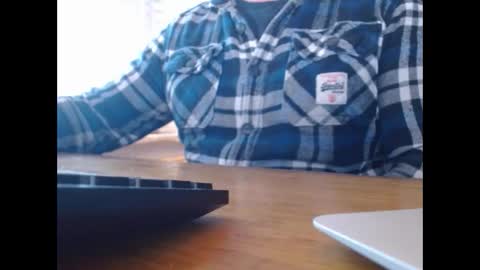 ukclive online show from 12/16/25, 09:25