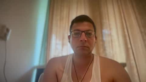 Snapshot of ukhalid82 chatting on 07/05/26, 11:28 ukhalid82 online show from 07/05/26, 11:28