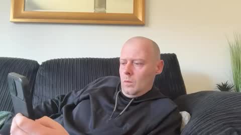 ukmatty3 online show from 04/18/26, 03:16