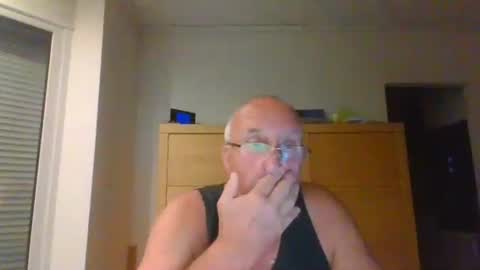 Snapshot of ulli44 chatting on 05/24/26, 08:36 Ulrich online show from 05/24/26, 08:36