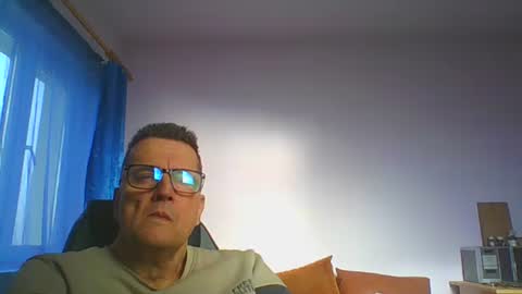 Snapshot of ulmeni4 chatting on 01/15/25, 11:43 ulmeni4 online show from 01/15/25, 11:43
