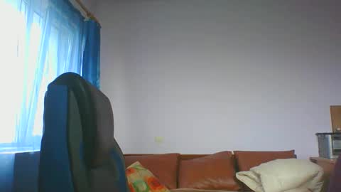 Snapshot of ulmeni4 chatting on 10/18/25, 07:53 ulmeni4 online show from 10/18/25, 07:53