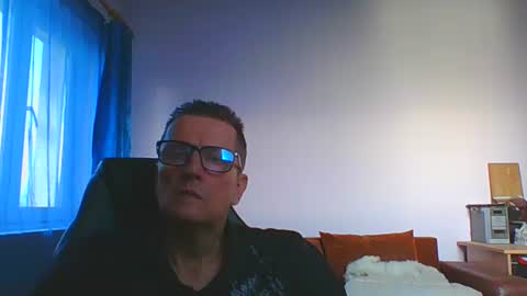 ulmeni4 online show from 12/16/25, 01:38