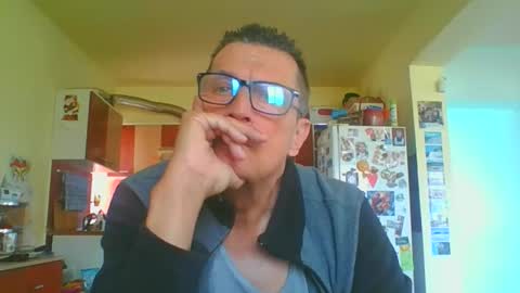 Snapshot of ulmeni4 chatting on 03/20/26, 08:30 ulmeni4 online show from 03/20/26, 08:30