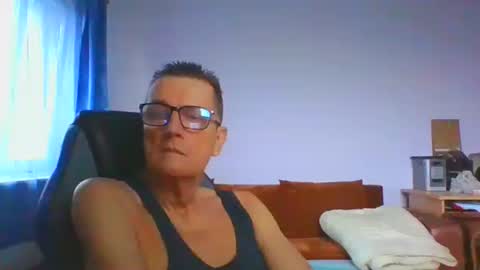 ulmeni7 online show from 12/14/25, 08:09