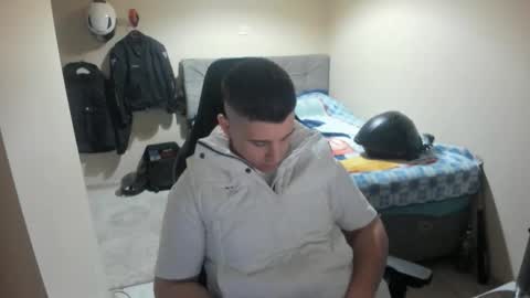 Snapshot of ulxer chatting on 05/08/26, 08:25 hi im mike tyson - online show from 05/08/26, 08:25