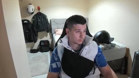 Snapshot of ulxer chatting on 05/17/26, 06:37 hi im mike tyson - online show from 05/17/26, 06:37