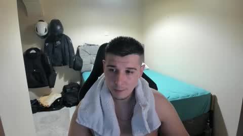 Snapshot of ulxer chatting on 06/09/26, 02:01 hi im mike tyson - online show from 06/09/26, 02:01