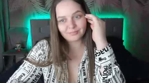 Snapshot of ulystar chatting on 01/11/25, 02:25 Ulyana online show from 01/11/25, 02:25