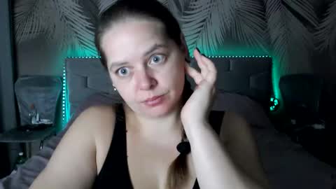 Snapshot of ulystar chatting on 10/31/25, 07:20 Ulyana online show from 10/31/25, 07:20