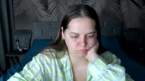 Snapshot of ulystar chatting on 11/21/25, 08:35 Ulyana online show from 11/21/25, 08:35