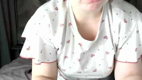 Snapshot of ulystar chatting on 12/15/25, 10:08 Ulyana online show from 12/15/25, 10:08