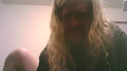 Snapshot of umbrado chatting on 10/23/25, 01:21 umbrado online show from 10/23/25, 01:21