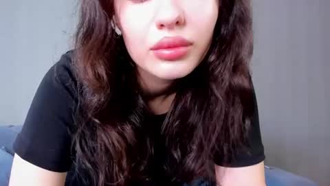 Snapshot of umi_bae chatting on 07/29/26, 12:36 Amy online show from 07/29/26, 12:36