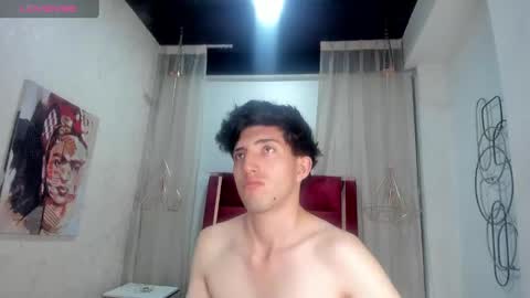 Snapshot of un_slutty chatting on 02/17/25, 11:42 Un Slutty online show from 02/17/25, 11:42