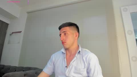Snapshot of un_slutty chatting on 10/06/25, 07:11 Un Slutty online show from 10/06/25, 07:11
