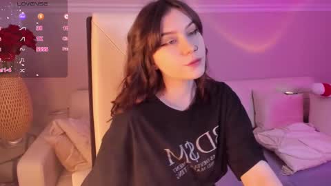 Una  online show from 12/06/24, 09:32