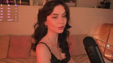 Una  online show from 04/11/26, 10:30