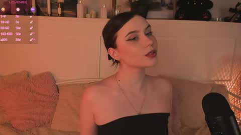 Una  online show from 04/16/26, 10:16