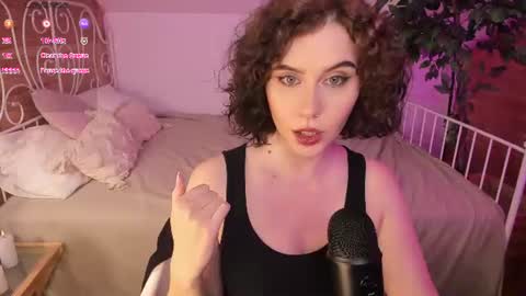 Una  online show from 07/08/26, 07:07