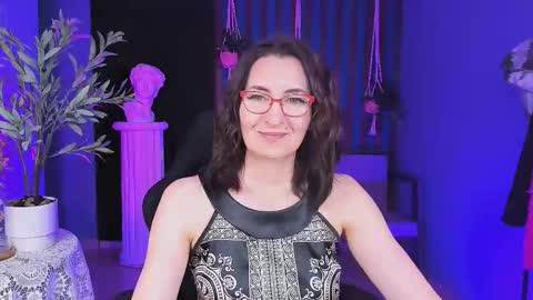 UnaTera online show from 11/09/25, 05:28