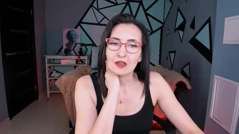 Snapshot of unatera chatting on 01/11/26, 09:03 UnaTera online show from 01/11/26, 09:03