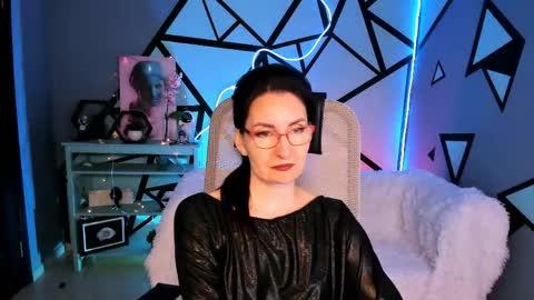 UnaTera online show from 04/30/26, 05:36