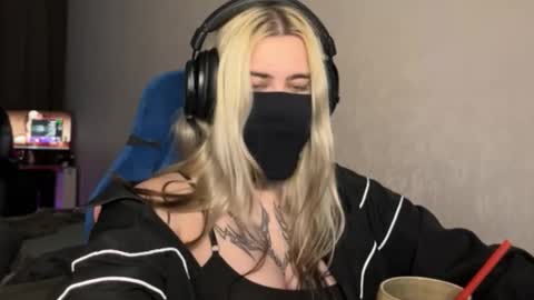 Snapshot of unaxyling chatting on 02/20/26, 01:57 unaxyling online show from 02/20/26, 01:57