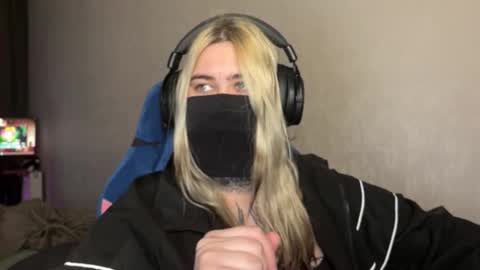 Snapshot of unaxyling chatting on 02/22/26, 11:25 unaxyling online show from 02/22/26, 11:25