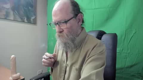 Snapshot of uncle_hottiecb chatting on 03/14/26, 04:34 Uncle Hottie online show from 03/14/26, 04:34