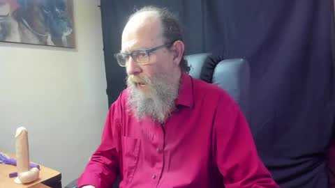 Snapshot of uncle_hottiecb chatting on 04/01/26, 05:21 Uncle Hottie online show from 04/01/26, 05:21