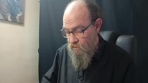 Snapshot of uncle_hottiecb chatting on 04/11/26, 05:28 Uncle Hottie online show from 04/11/26, 05:28