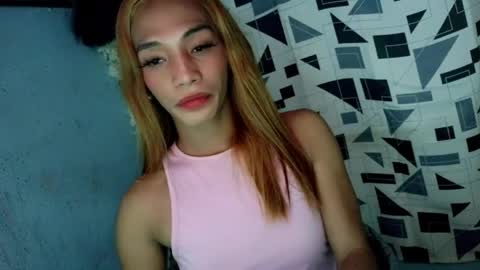 Snapshot of uncut_queen chatting on 04/26/26, 04:37 LOVELY JANE online show from 04/26/26, 04:37