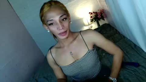 Snapshot of uncut_queen chatting on 05/02/26, 10:53 LOVELY JANE online show from 05/02/26, 10:53