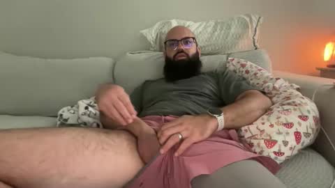 uncutbeard129840 online show from 11/15/25, 04:47