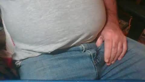 Snapshot of uncutmike7x5 chatting on 01/17/25, 12:20 uncutmike7x5 online show from 01/17/25, 12:20