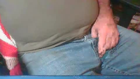 Snapshot of uncutmike7x5 chatting on 01/24/25, 12:09 uncutmike7x5 online show from 01/24/25, 12:09