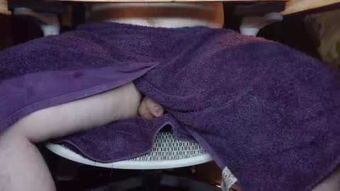 Under the desk online show from 12/21/25, 09:55