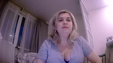 Snapshot of unforgetable_agness chatting on 09/23/25, 04:32 Agness online show from 09/23/25, 04:32