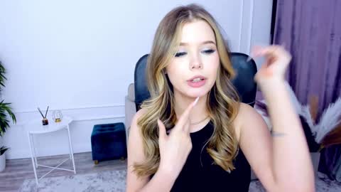 Alice online show from 02/08/25, 01:54