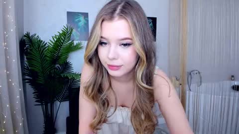 Alice online show from 02/16/25, 02:43