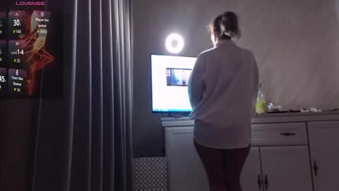 Eva online show from 04/29/26, 10:16