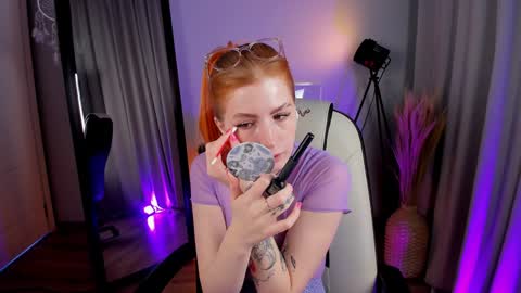 Call me Mira  thumbs up its make me happy online show from 12/17/24, 08:43