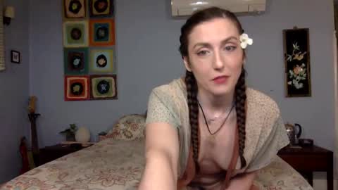 Lola Moonstone online show from 11/08/25, 04:23