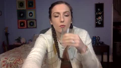 Lola Moonstone online show from 11/11/25, 05:18