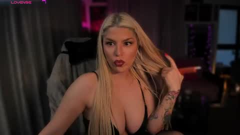 Snapshot of unicornsandboobs chatting on 07/13/26, 06:11 Carla online show from 07/13/26, 06:11