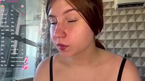 Snapshot of unicuty chatting on 08/08/26, 03:30 Mila here online show from 08/08/26, 03:30